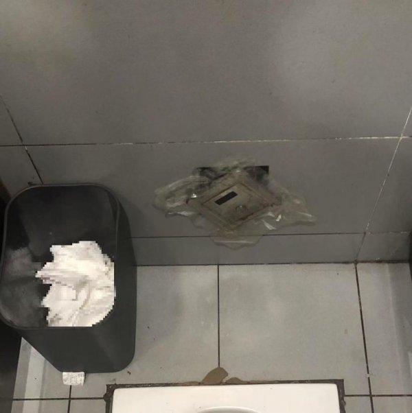 一些地铁站台茅厕味儿何如这样冲？